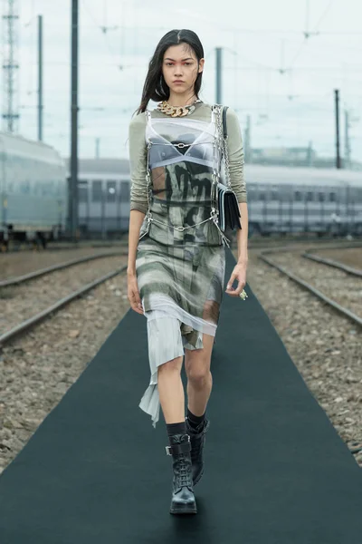 Look 6